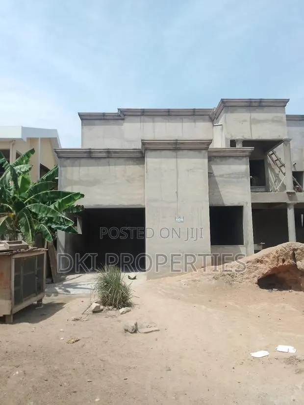 4bdrm House in Dki Properties, Tema Metropolitan for sale · Photo 1