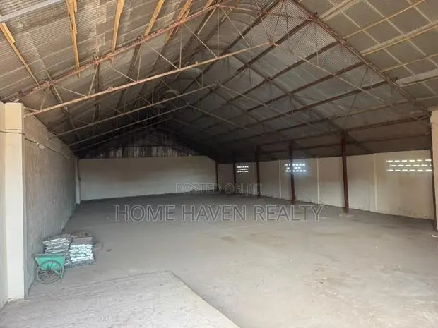 1250 Square Meter Warehouse for Rent at Circle Avenor · Photo 1