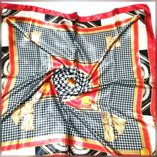 Vintage Scarf · Photo 1