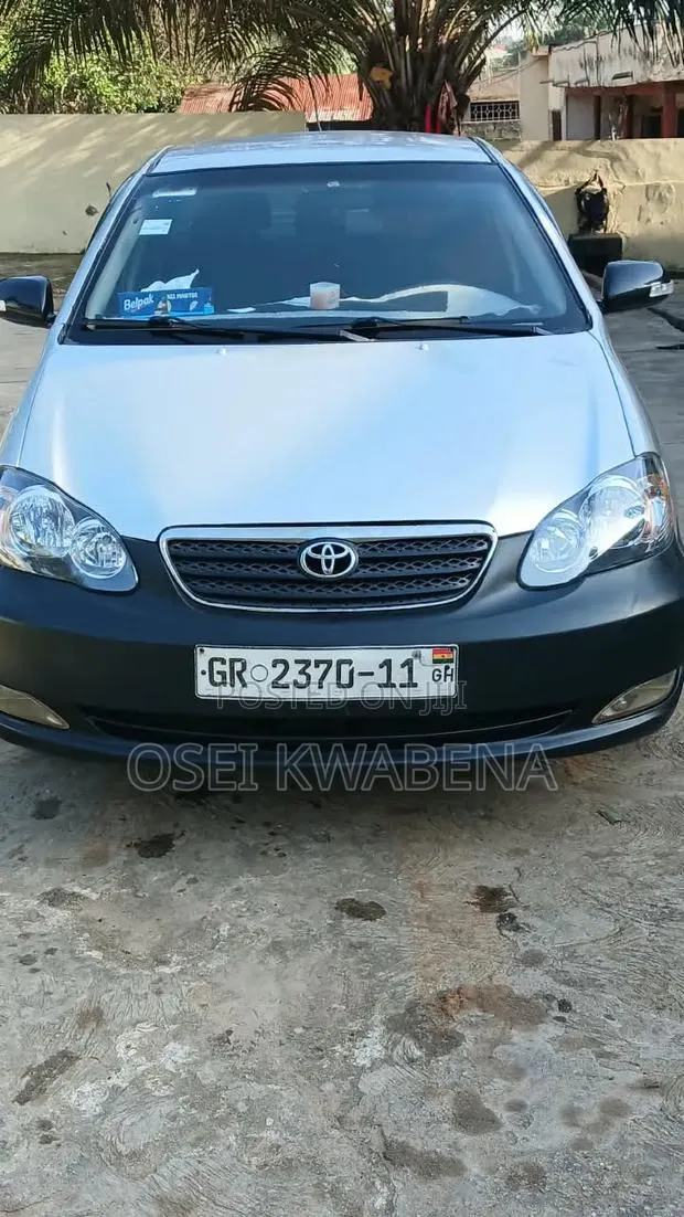 Toyota Corolla 2002 Silver · Photo 1