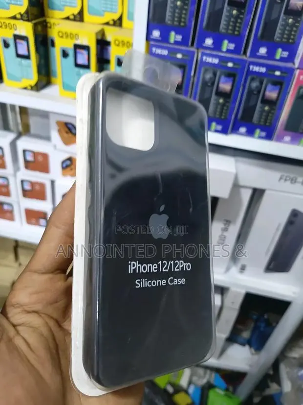 iPhone 12 Pro Pouch · Photo 1