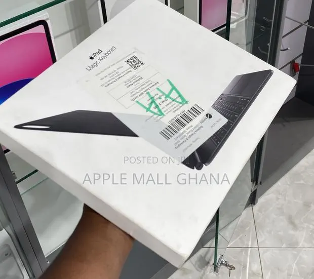 iPad Magic Keyboard 13inch · Photo 1
