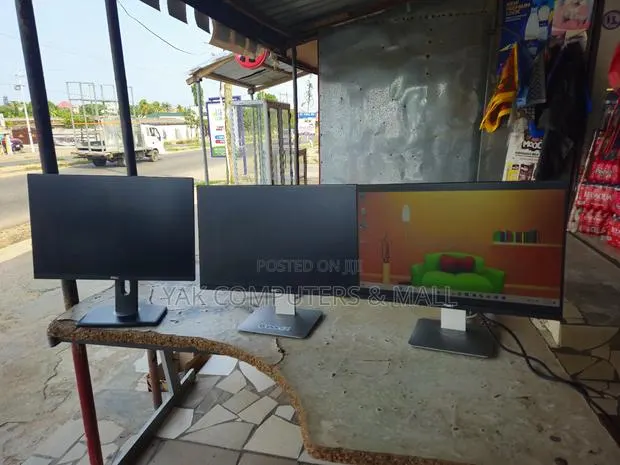 24 Inch Dell Ultra Sharp Ips Monitor, Hdmi ×2,Dp ×2, Usb ×5 · Photo 1