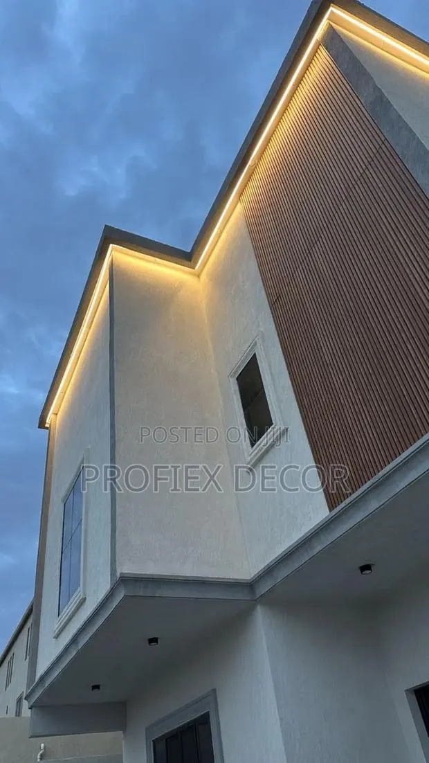 Exterior Fluted Panels · Photo 4