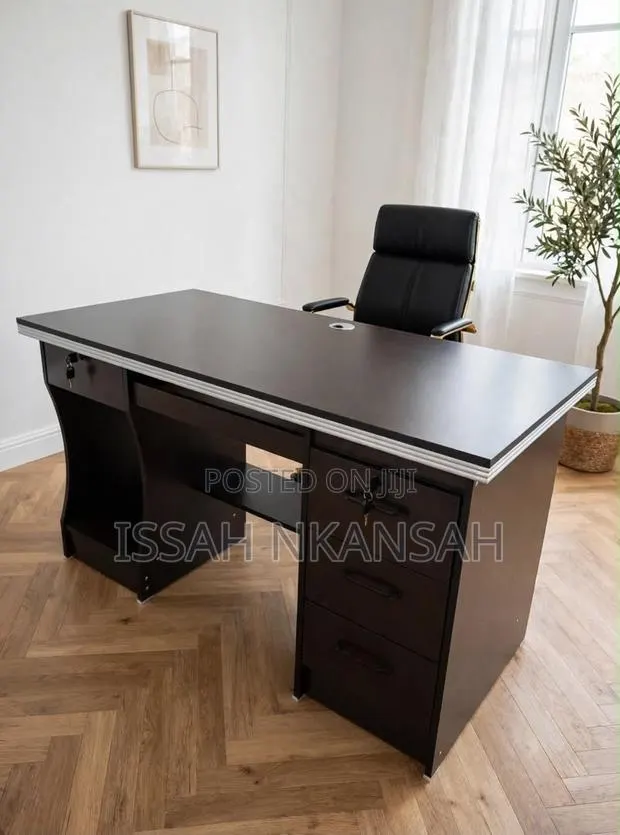 Big Dark Wood Office Desk 3 Drawers · Photo 1