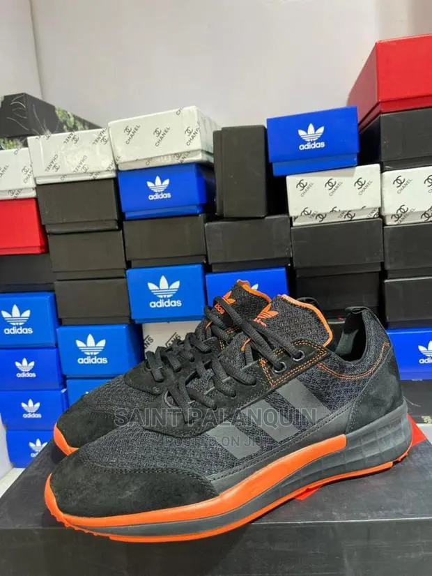 Adidas Sneakers · Photo 1
