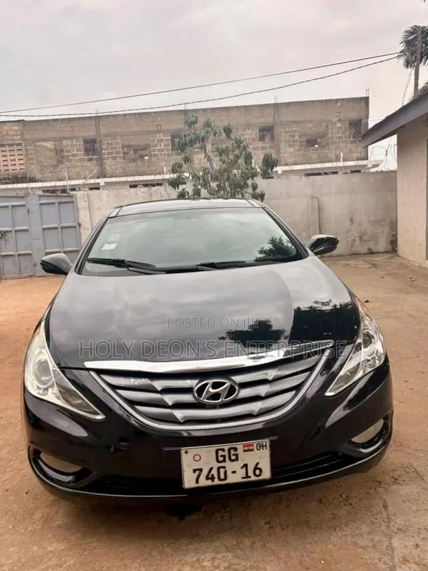 Hyundai Sonata Limited 2.0T Sedan (2.0L 4cyl 6A) 2012 Black · Photo 1
