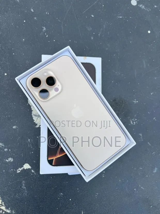 Apple iPhone 16 Pro Max 256 GB Gold · Photo 1