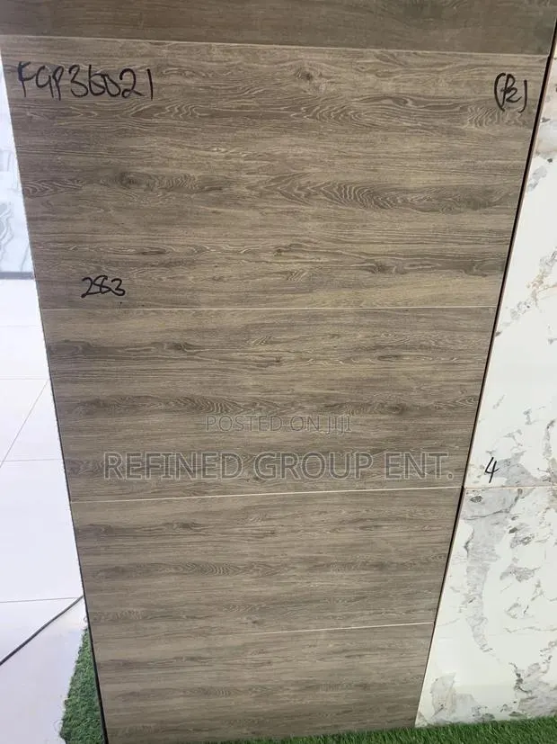 Twyford Wood 30/60cm Tiles · Photo 1