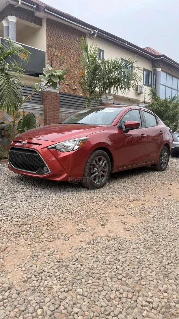 Toyota Yaris LE Sedan 4dr 2019 Red · Photo 1