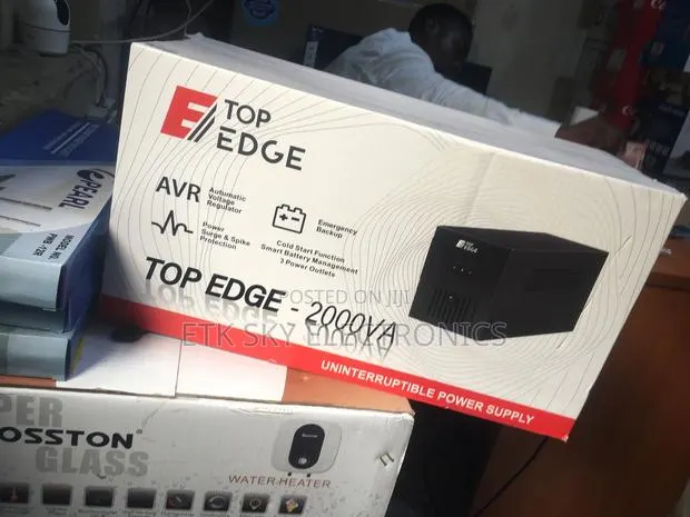 Staunch Top Edge 2000va Ups · Photo 1