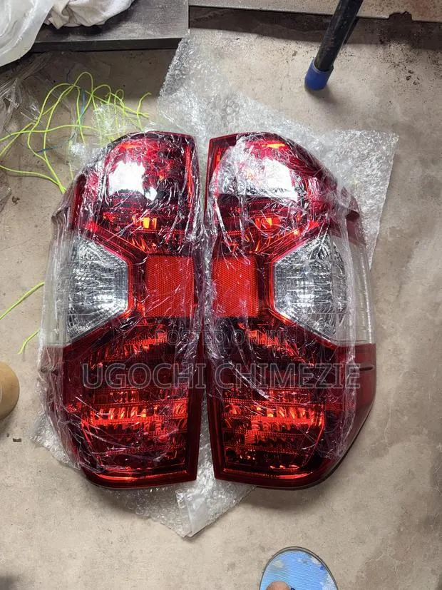 Toyota Tundra 2014/2015/2016/2017/2018/2019/2020/2021 TAIL LIGHT · Photo 1
