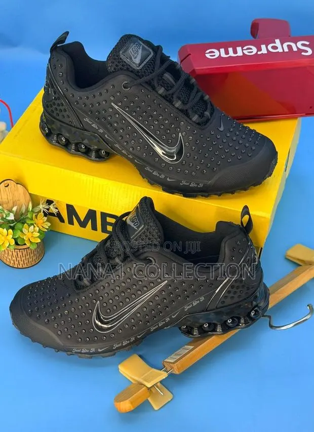 Nike Air Max Runner Sneakers in Two Different Colors · Photo 1