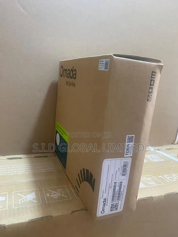 TP-Link Omada Eap683 Ur Ax6000 Wifi 6 Ceiling Access Point · Photo 1