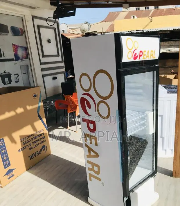 Durable PVC-316 Single Door Electric Beverage Cooler · Photo 1