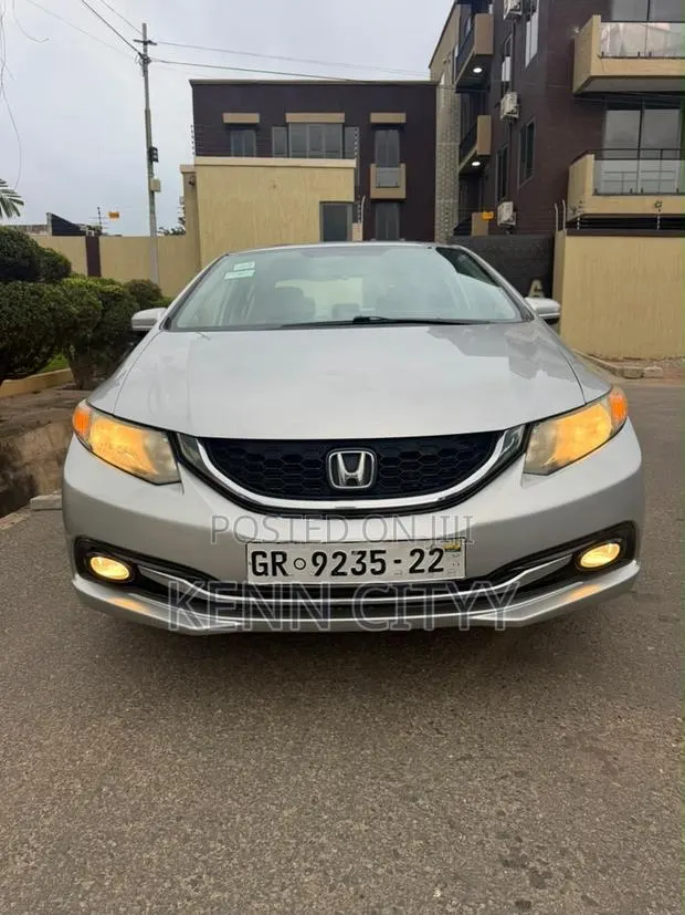 Honda Civic 2015 Silver · Photo 1