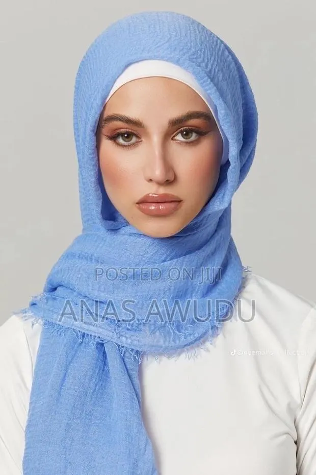 A Smooth Fabric Made Chiffon And Jersey Veils · Photo 1