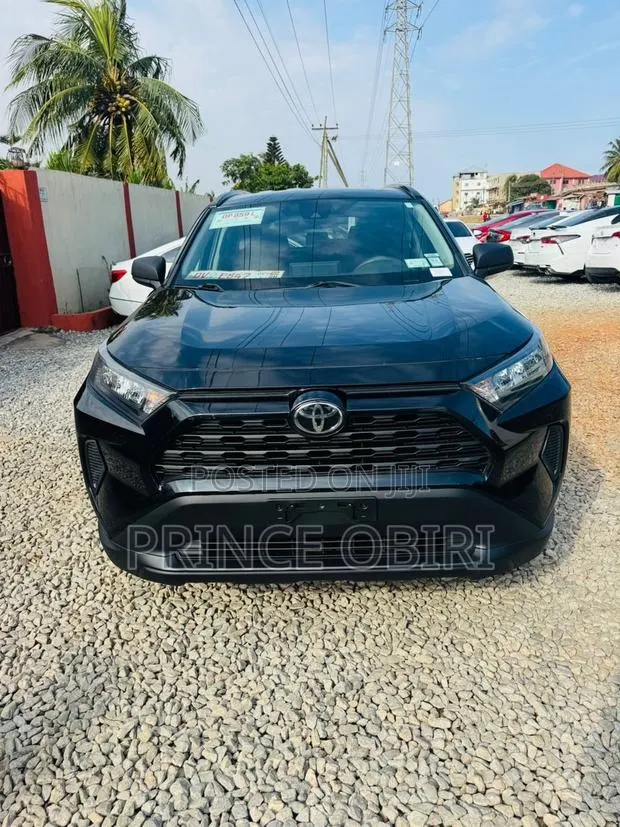 Toyota RAV4 LE 2022 Black · Photo 1