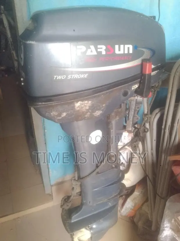 15hp Outboard Motor · Photo 1