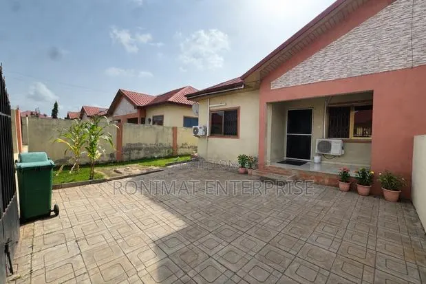 2bdrm House in Lake Side Estate for sale · Photo 1