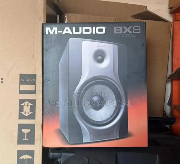 M-Audio Bx8 Carbon Studio Monitor. · Photo 1