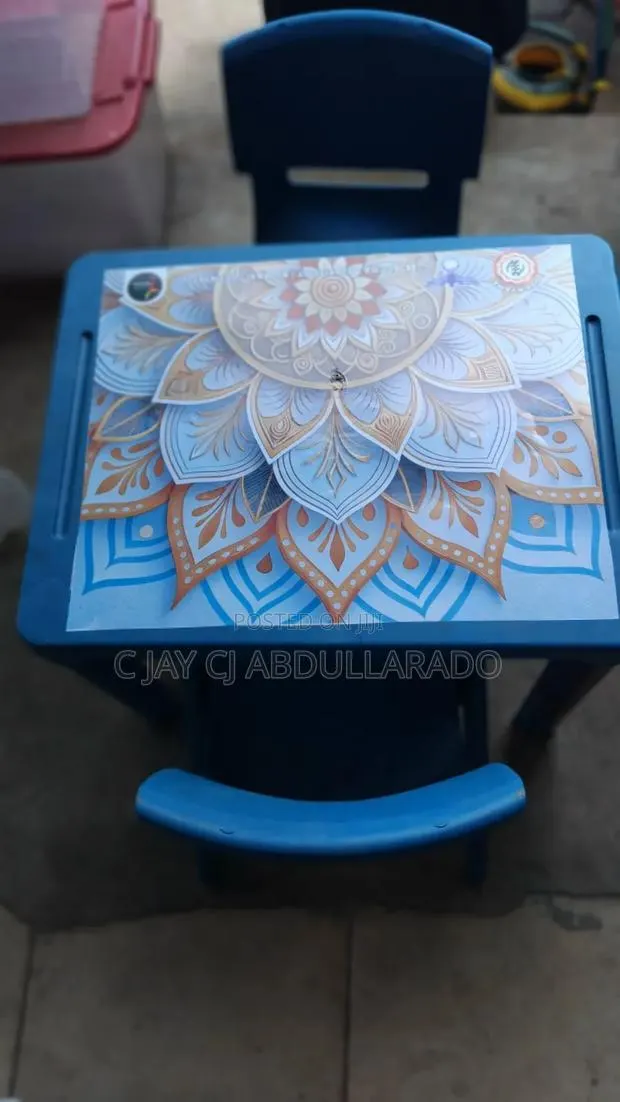 Kiddies Chairs With Table And Design · Photo 1