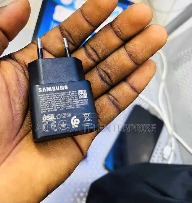 Original Samsung USB-C Fast Charger · Photo 1