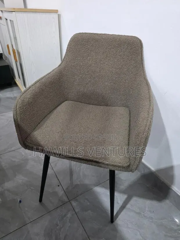 Fluffy Accent Diningroom Chair · Photo 1