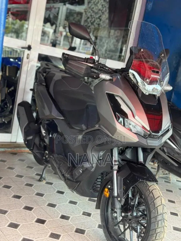 Honda 2025 Silver · Photo 1
