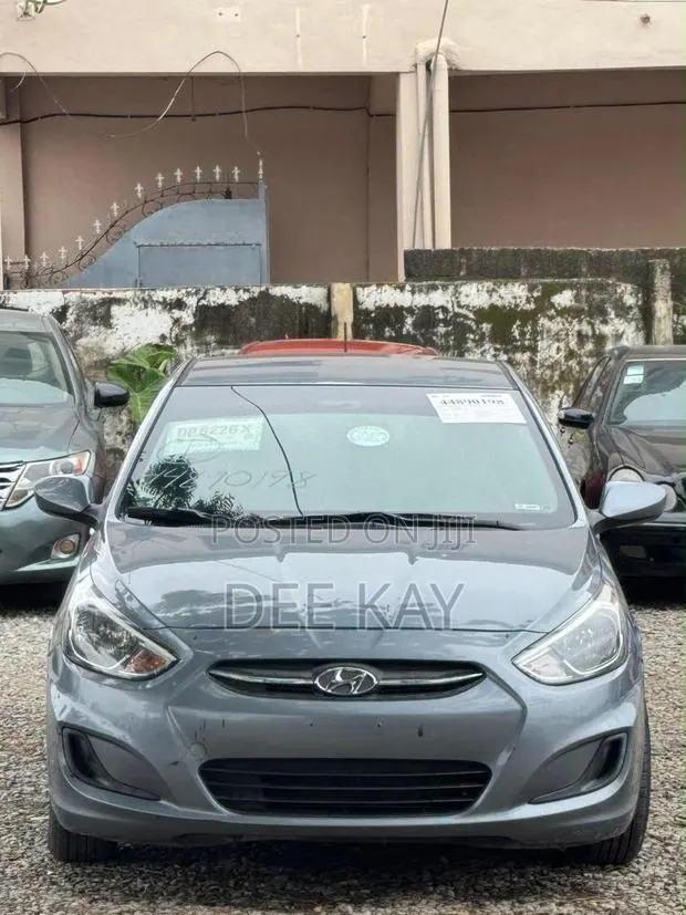 Hyundai Accent 2017 Gray · Photo 1