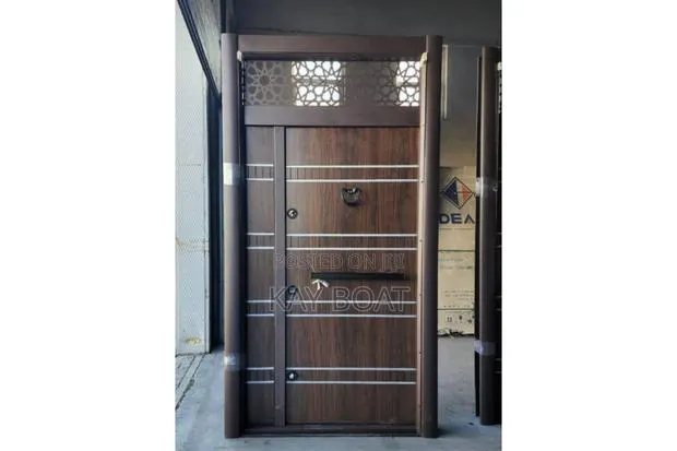 Fanlight Massive Turkish Door · Photo 1