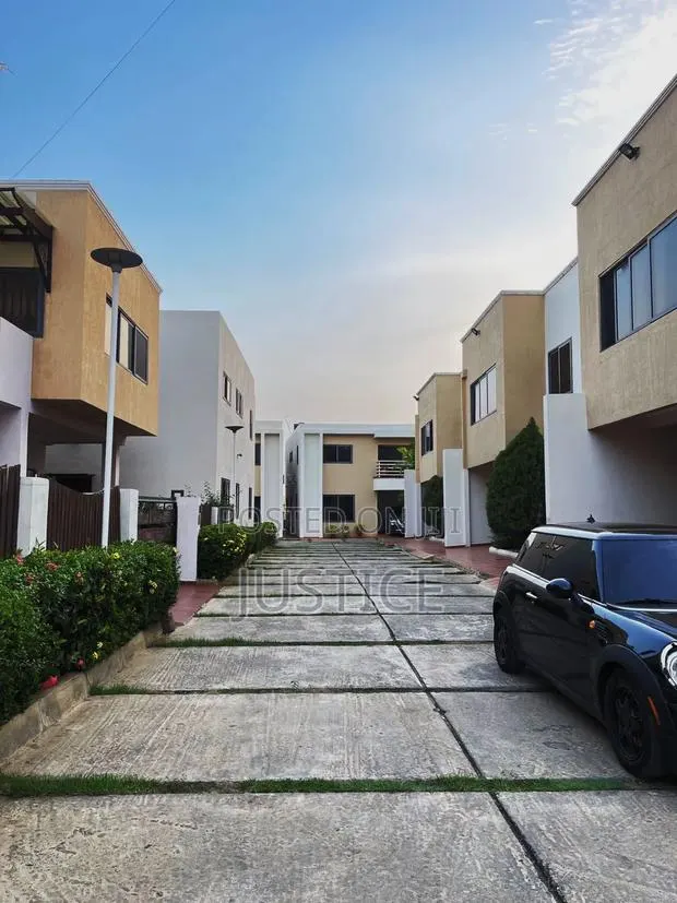 Furnished 3bdrm Townhouse/Terrace in Abelemkpe, Perez Chapel Area · Photo 1