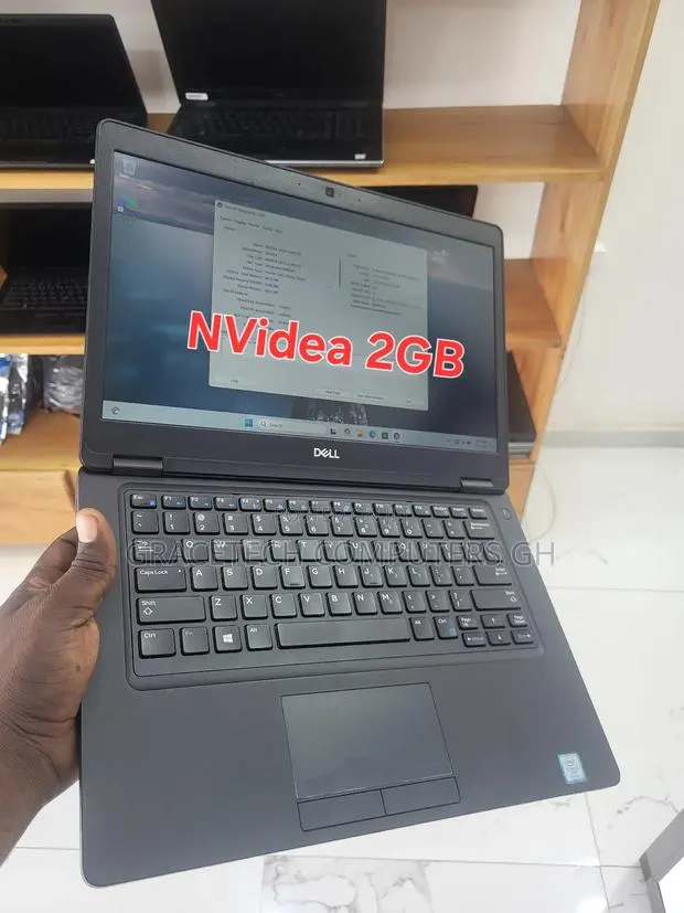 Laptop Dell Latitude 5490 8GB Intel Core i7 SSD 256GB · Photo 1