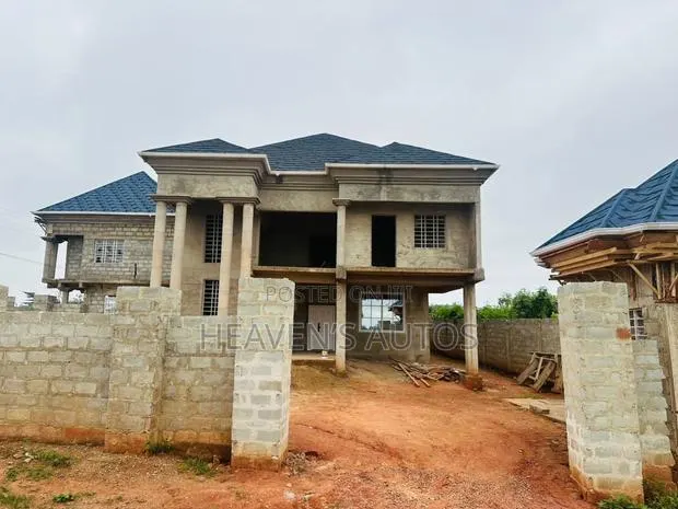 7bdrm Mansion in Asoreba Estate, Nsawam Adoagyiri Municipal for sale · Photo 1