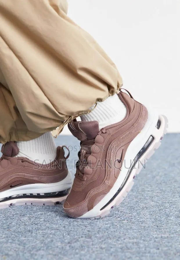Nike Sneaker · Photo 1