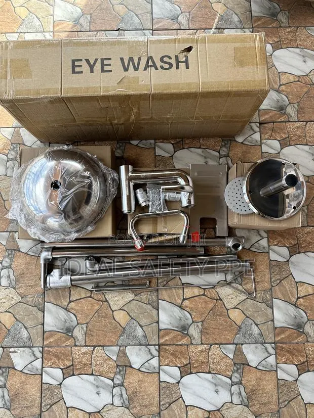 Emergency Eye Wash Station / Eye Wash Unit · Photo 1