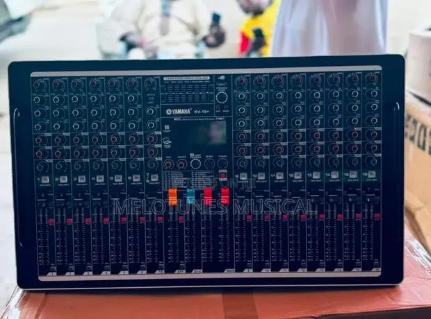 Yamaha KV-16+ SMX/KV Powered 16-Channel Audio Mixer · Photo 1