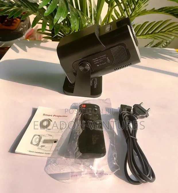 Hy320 Mini Smart Projector(Free Screen) · Photo 1