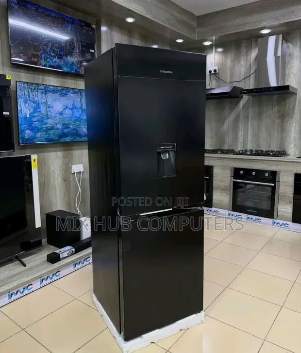 Hisense Smart Fridge · Photo 1
