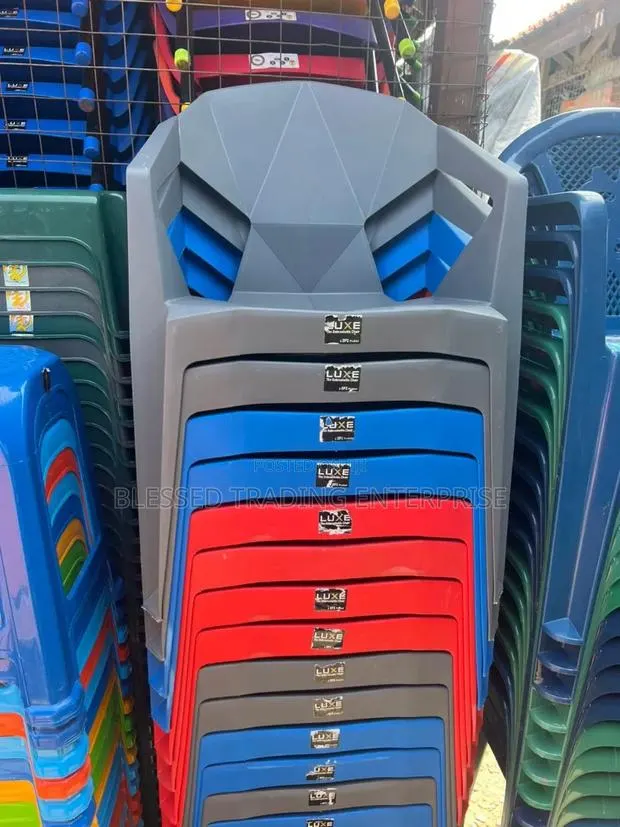 Plastic Stackable Chair · Photo 1