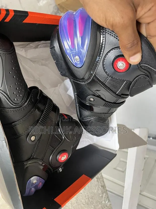 Quality Motorcycle Racing Boots · Photo 1