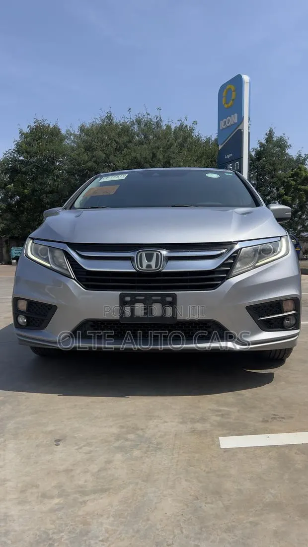 Honda Odyssey EX-L 2019 Silver · Photo 1