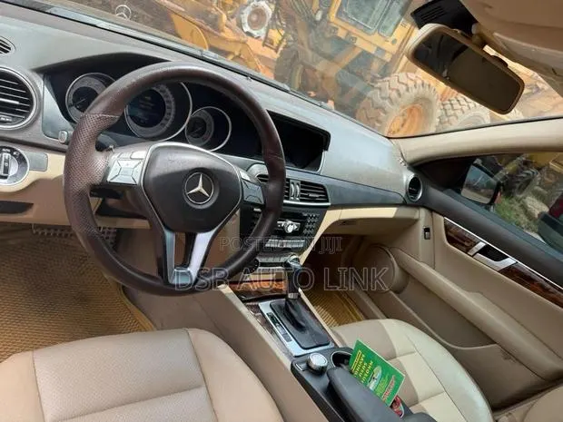 Mercedes-Benz C250 2014 Black