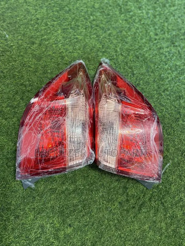 Toyota Corolla Taillights 2016 2017 2018 · Photo 1