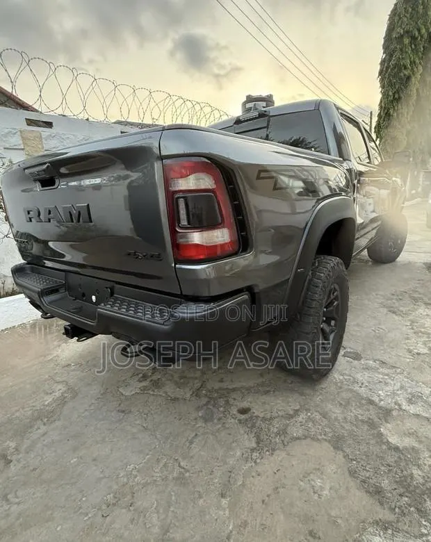 Dodge RAM 2023 Black · Photo 1