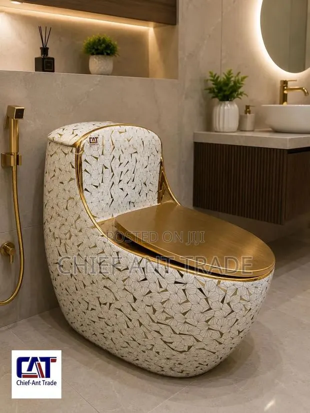 Golden and White Combined Egg Wc Toilet Seat Bm1031 · Photo 1