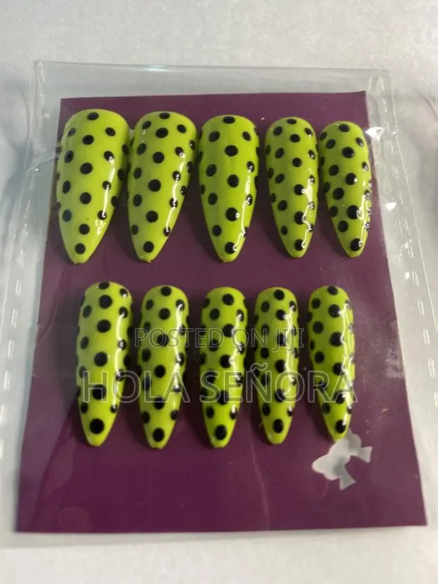 Handmade Press on Nails · Photo 1