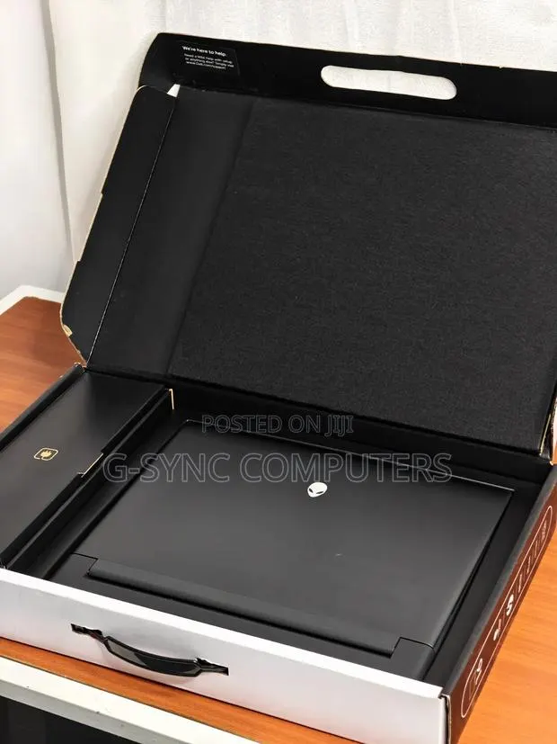 Laptop Alienware M16 R1 32GB Intel Core i7 SSD 1T · Photo 1