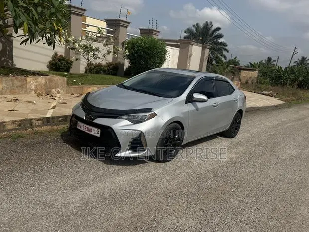 Toyota Corolla XSE (1.8L 4cyl 2A) 2019 Gray · Photo 1