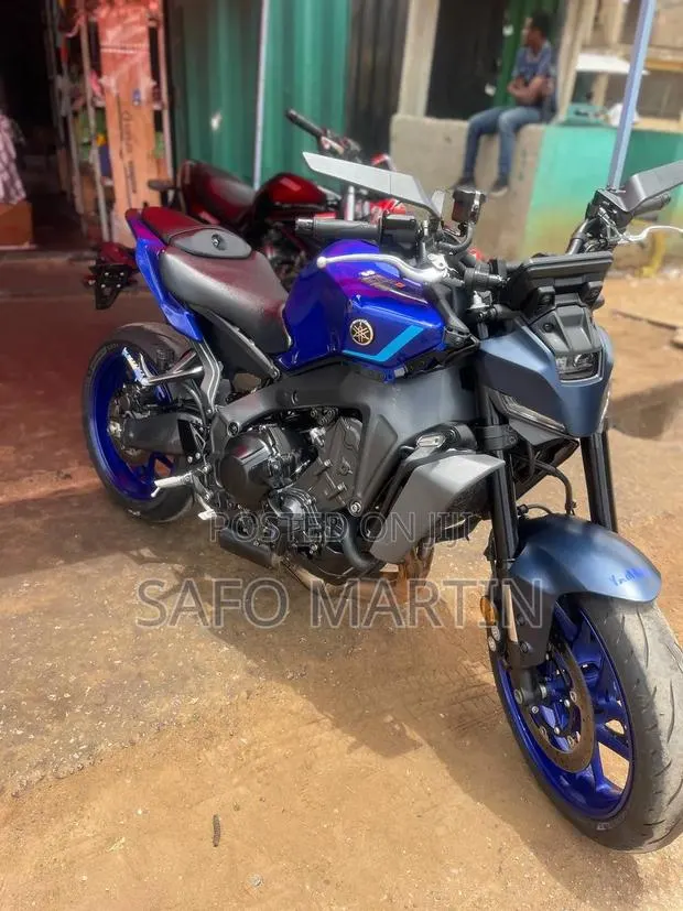 Yamaha 2025 Blue · Photo 1